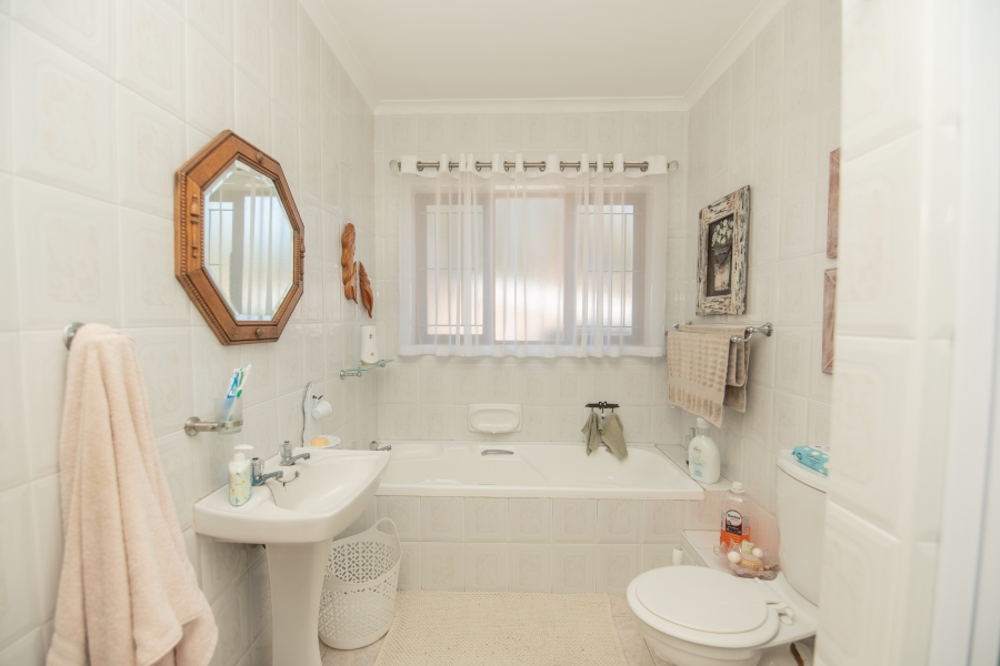 3 Bedroom Property for Sale in Summerstrand Eastern Cape